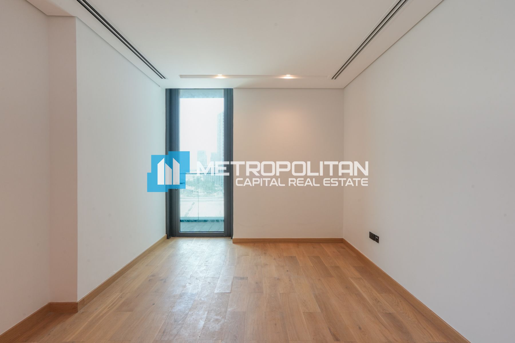 Luxury 2 BR | Corner Unit | Sea View | Vacant