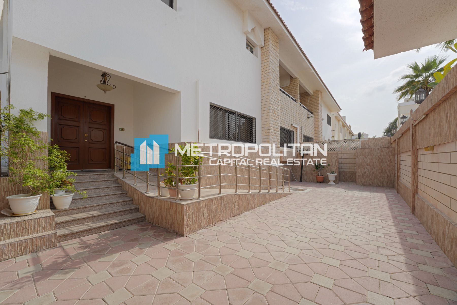 Prime Location | Commercial Villa | 5 BR w/ Maids