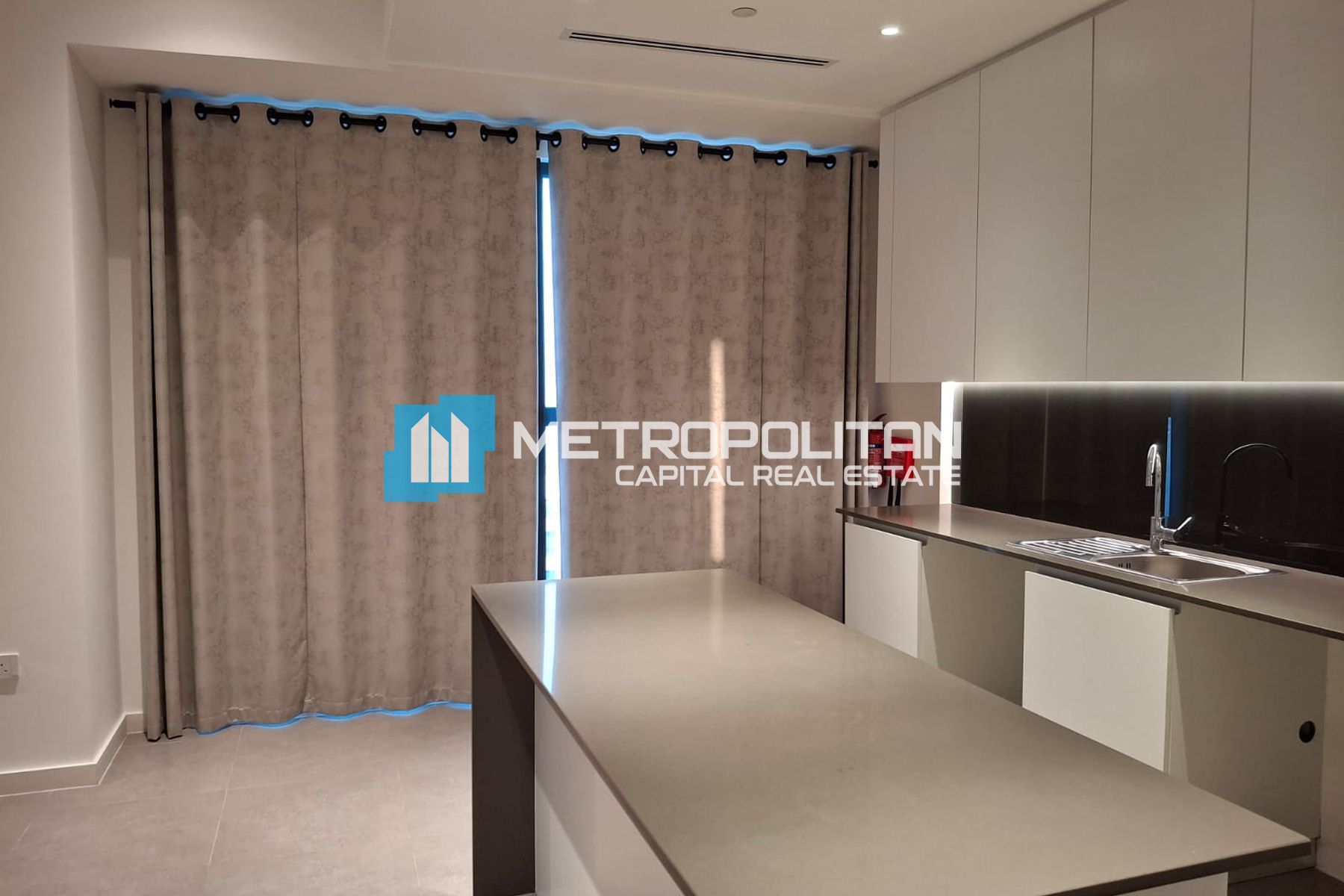 High Floor | Ready to Move 1BR | Beach Access