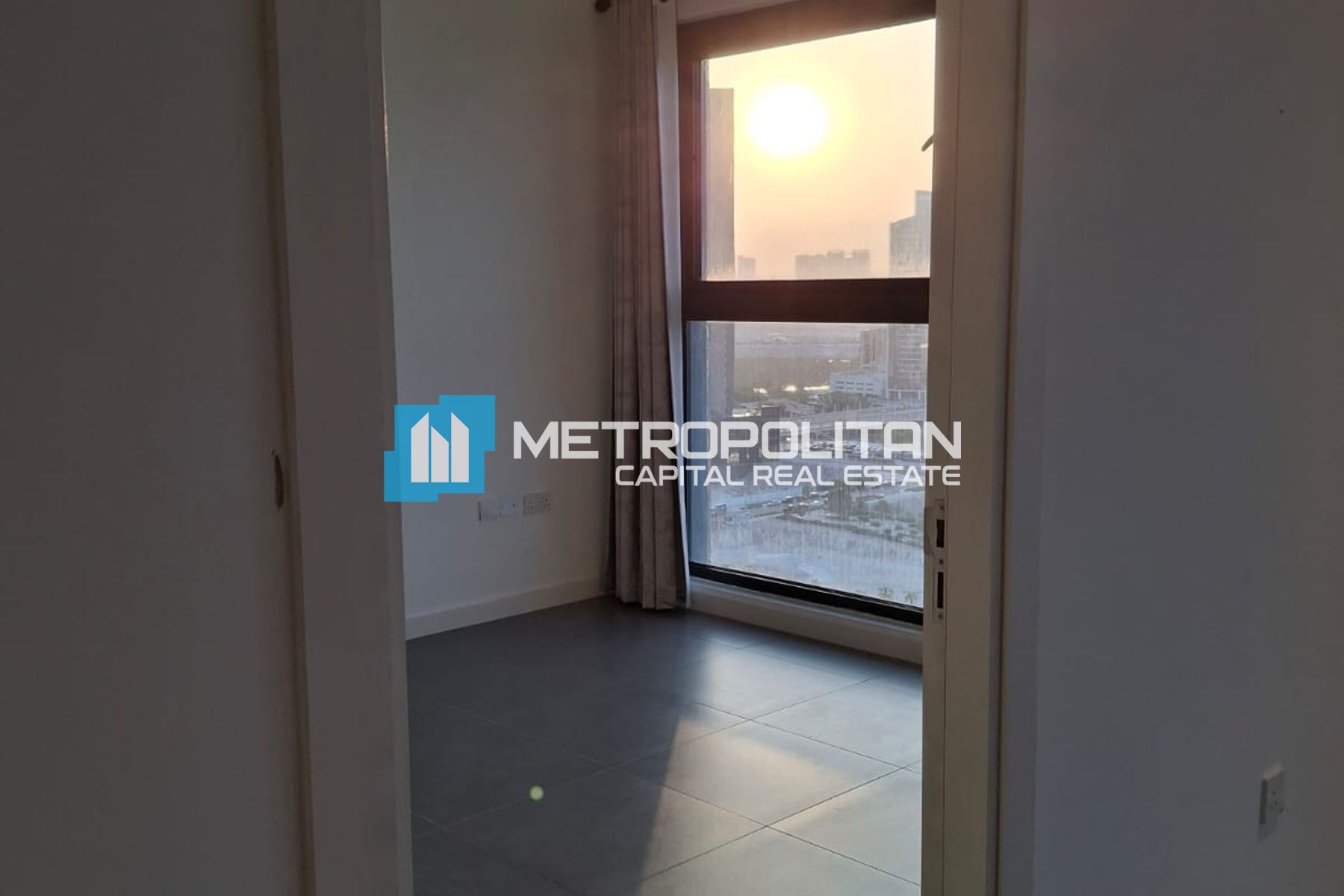 High Floor | Ready to Move 1BR | Beach Access