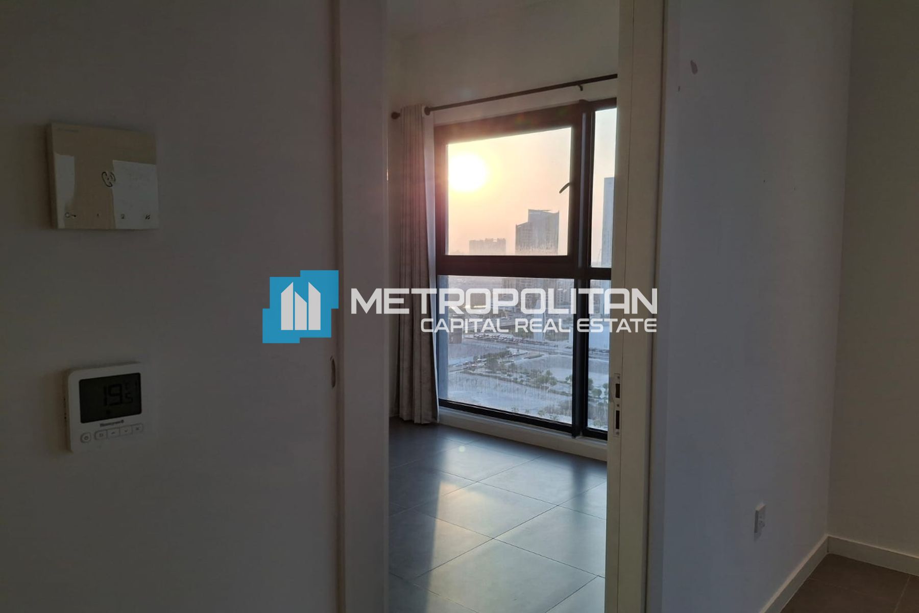 High Floor | Ready to Move 1BR | Beach Access