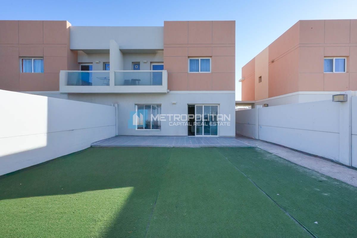 3BR with Maid | Private Garden | Big Plot | Vacant
