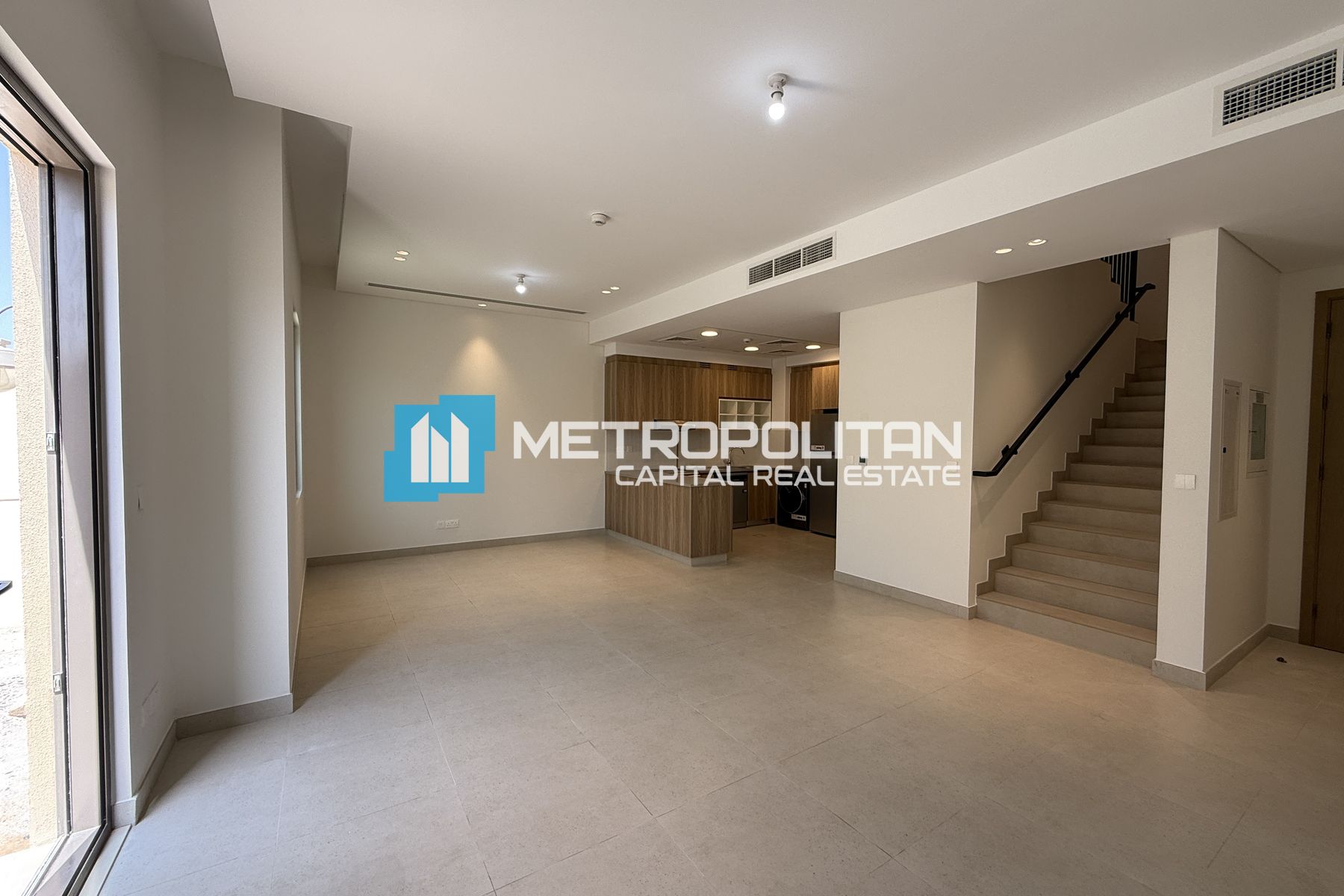 تاون هاوس للإيجار في Bloom Living، Khalifa City - MCR-8219
