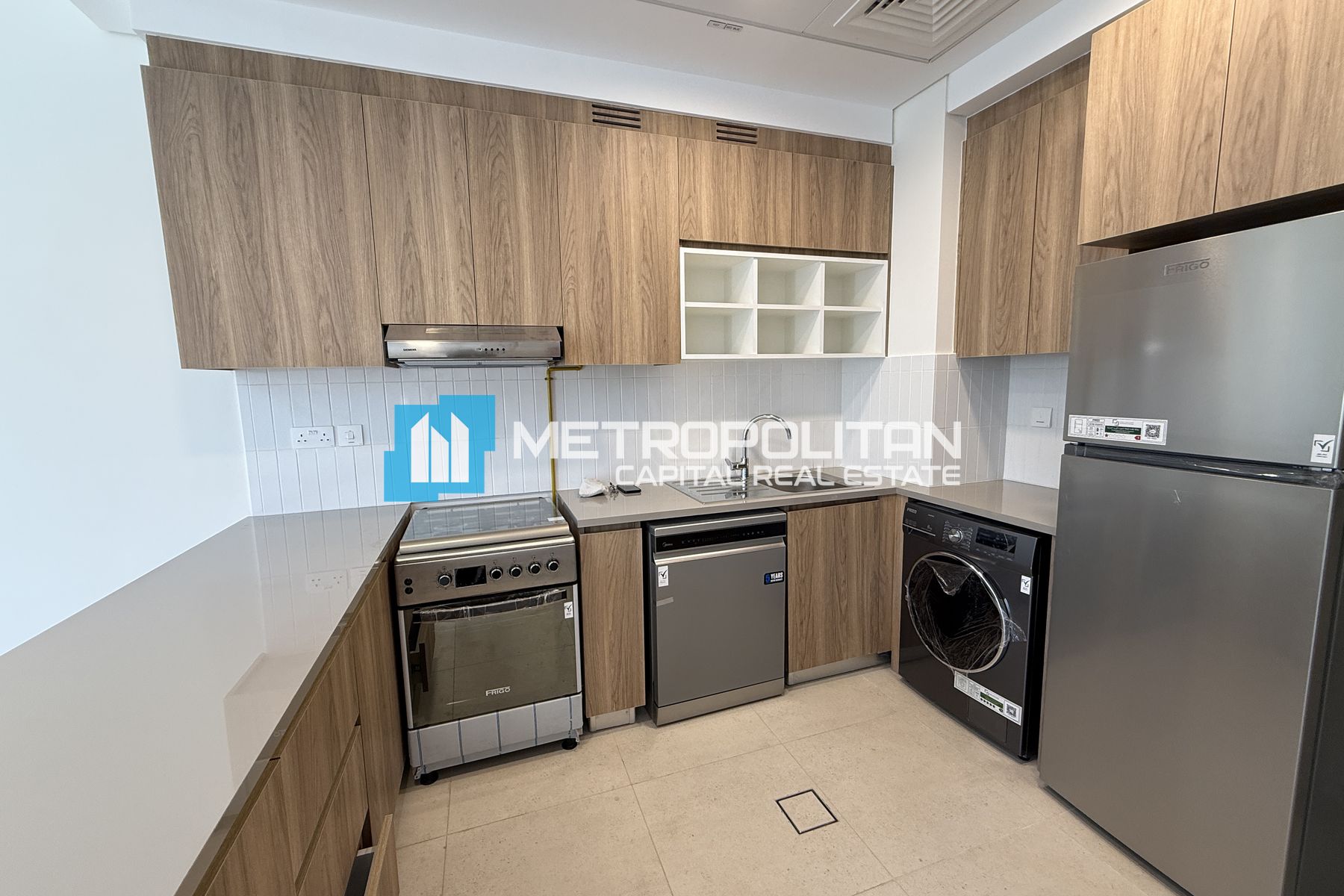 Vacant | Single Row | Mid Unit | Modern 2 Bedrooms