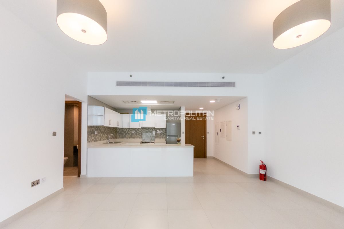 1 BR with balcony | Vacant | Partial Canal View