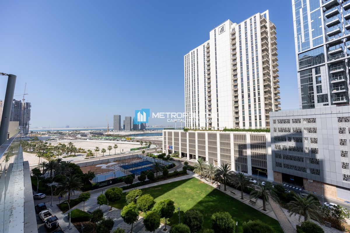 1 BR with balcony | Vacant | Partial Canal View