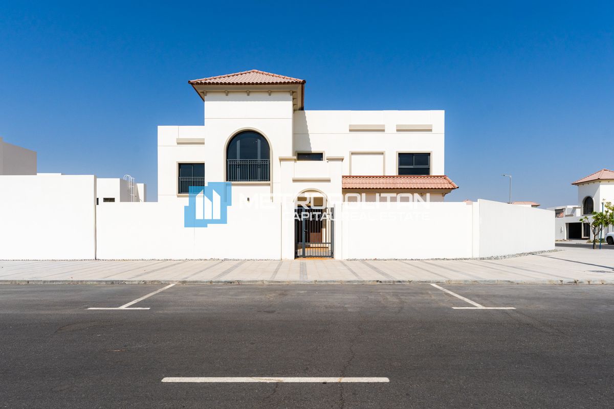 6 BR Branded New | Prime Location | Corner Unit