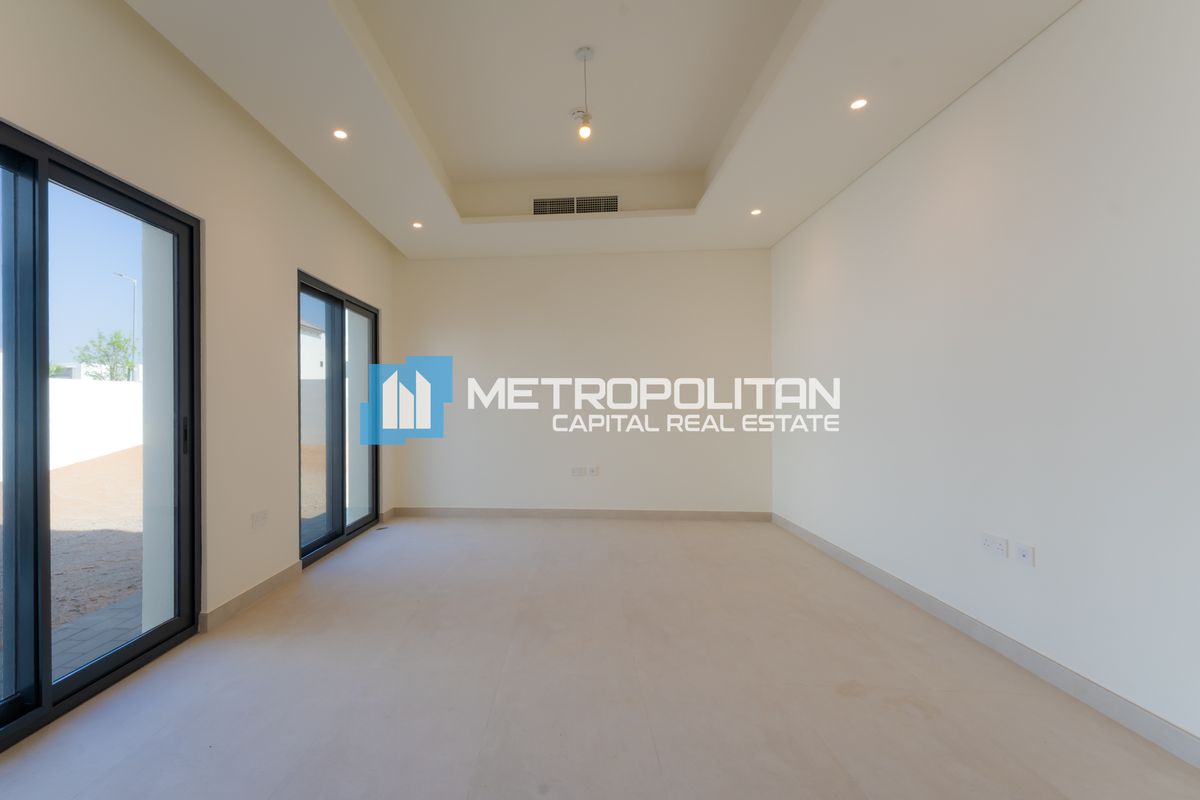 6 BR Branded New | Prime Location | Corner Unit