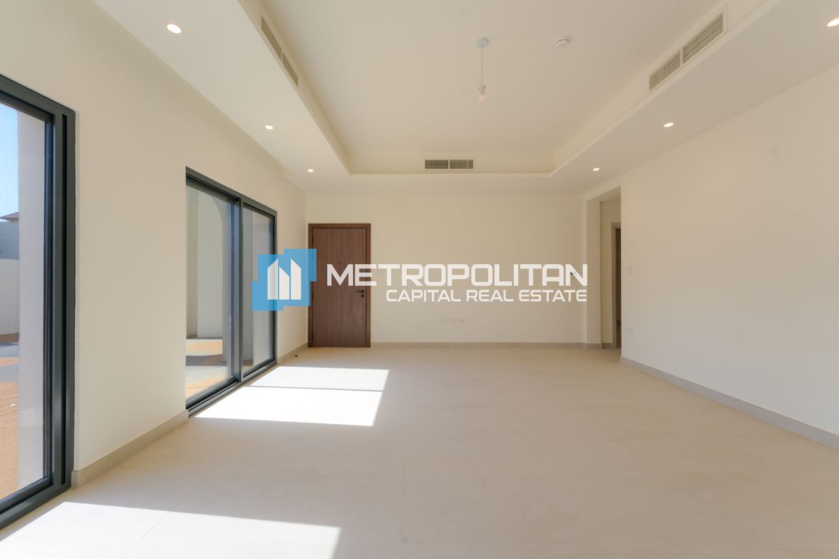 6 BR Branded New | Prime Location | Corner Unit