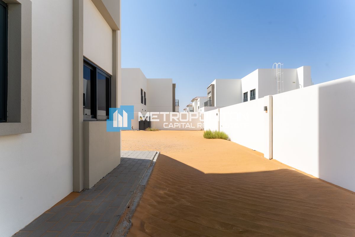 6 BR Branded New | Prime Location | Corner Unit