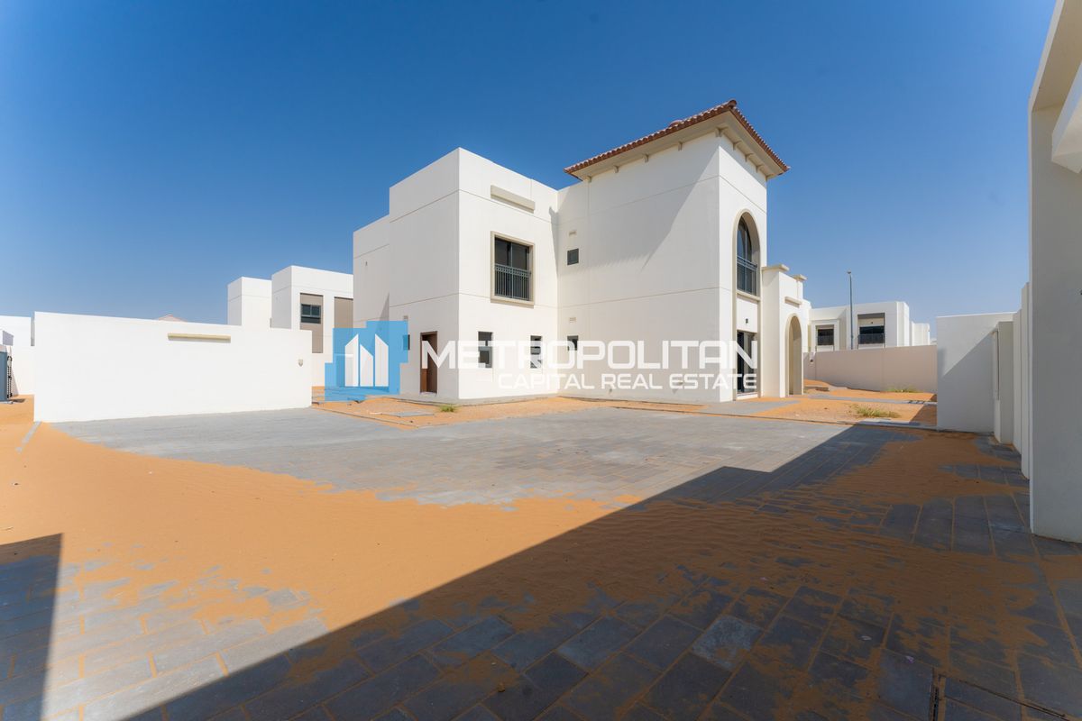 6 BR Branded New | Prime Location | Corner Unit