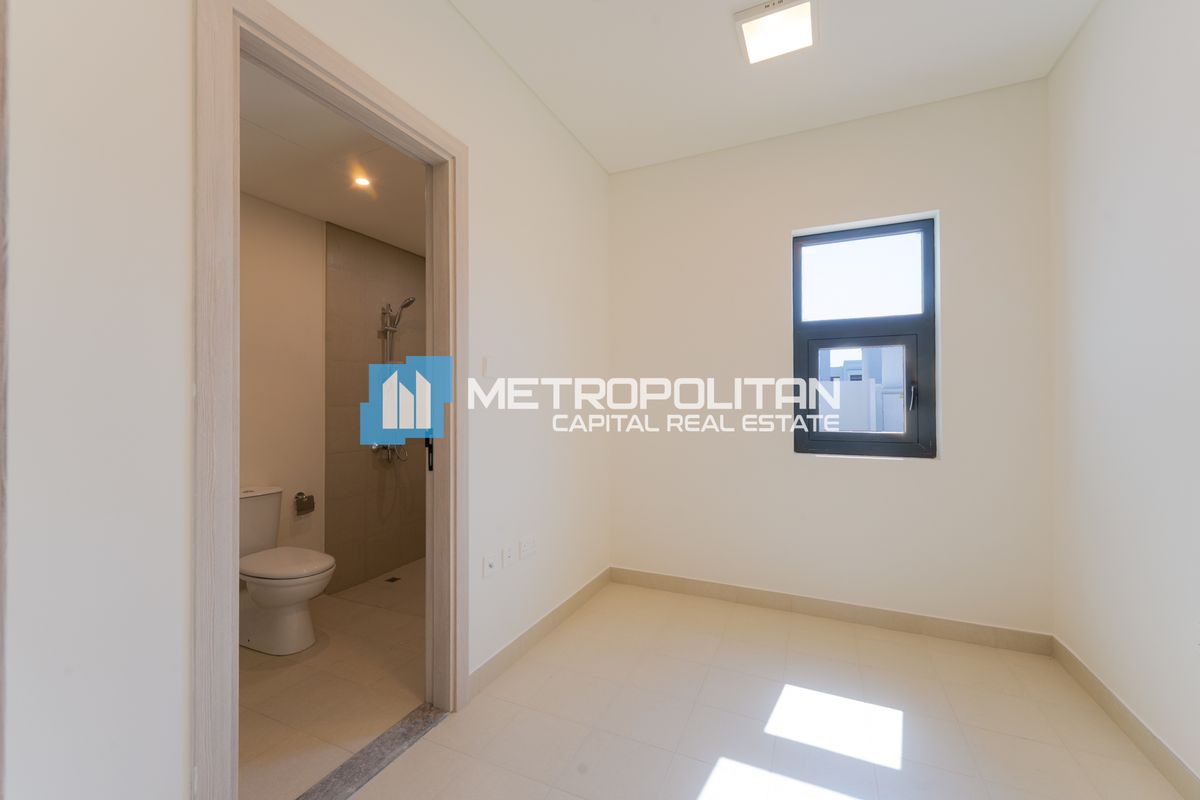 6 BR Branded New | Prime Location | Corner Unit