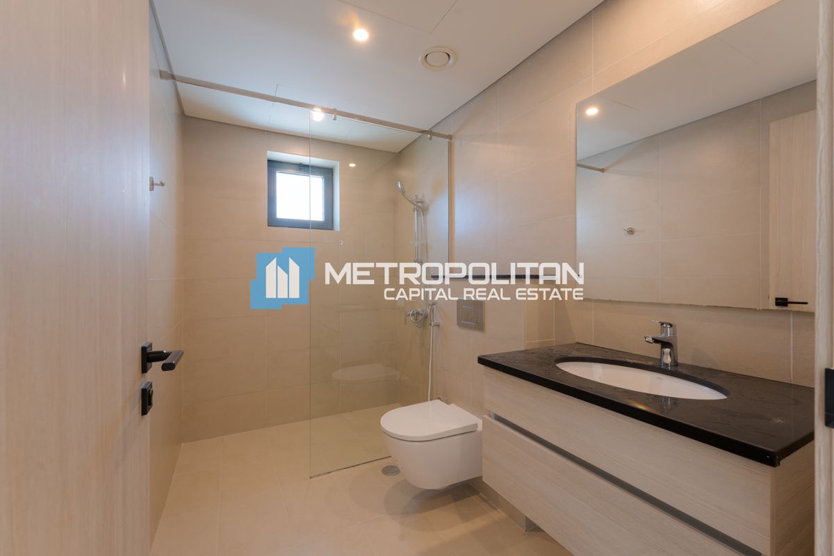 6 BR Branded New | Prime Location | Corner Unit