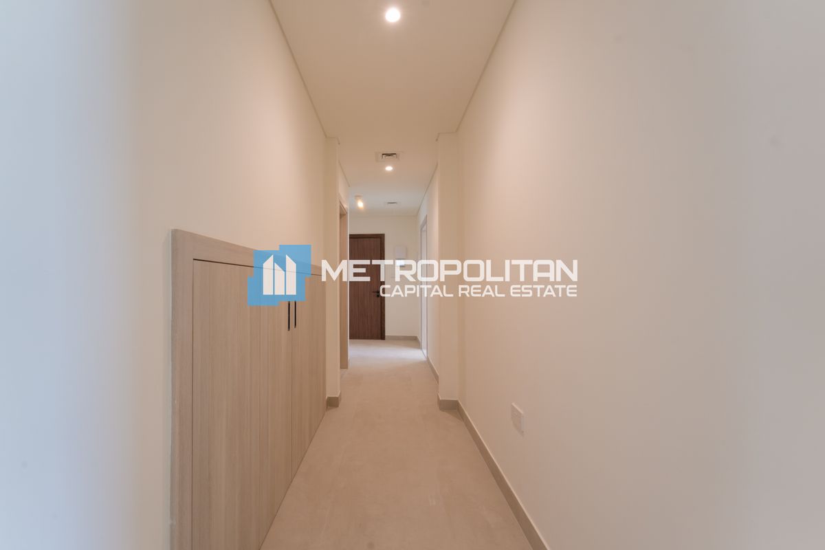6 BR Branded New | Prime Location | Corner Unit