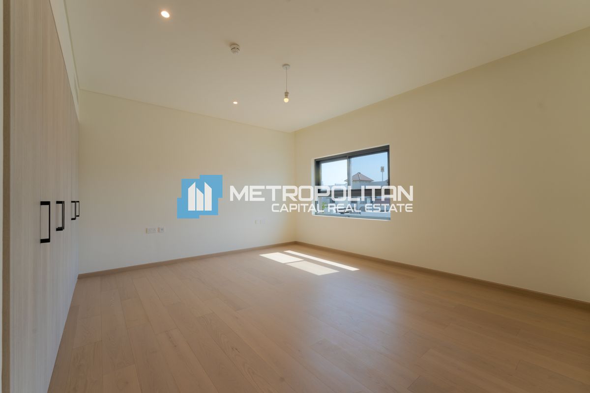 6 BR Branded New | Prime Location | Corner Unit