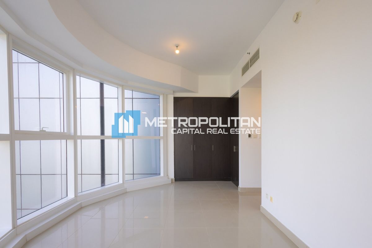 2 BHK | Upgraded Interior | Water Views | Must See