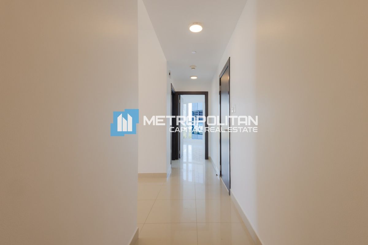 2 BHK | Upgraded Interior | Water Views | Must See