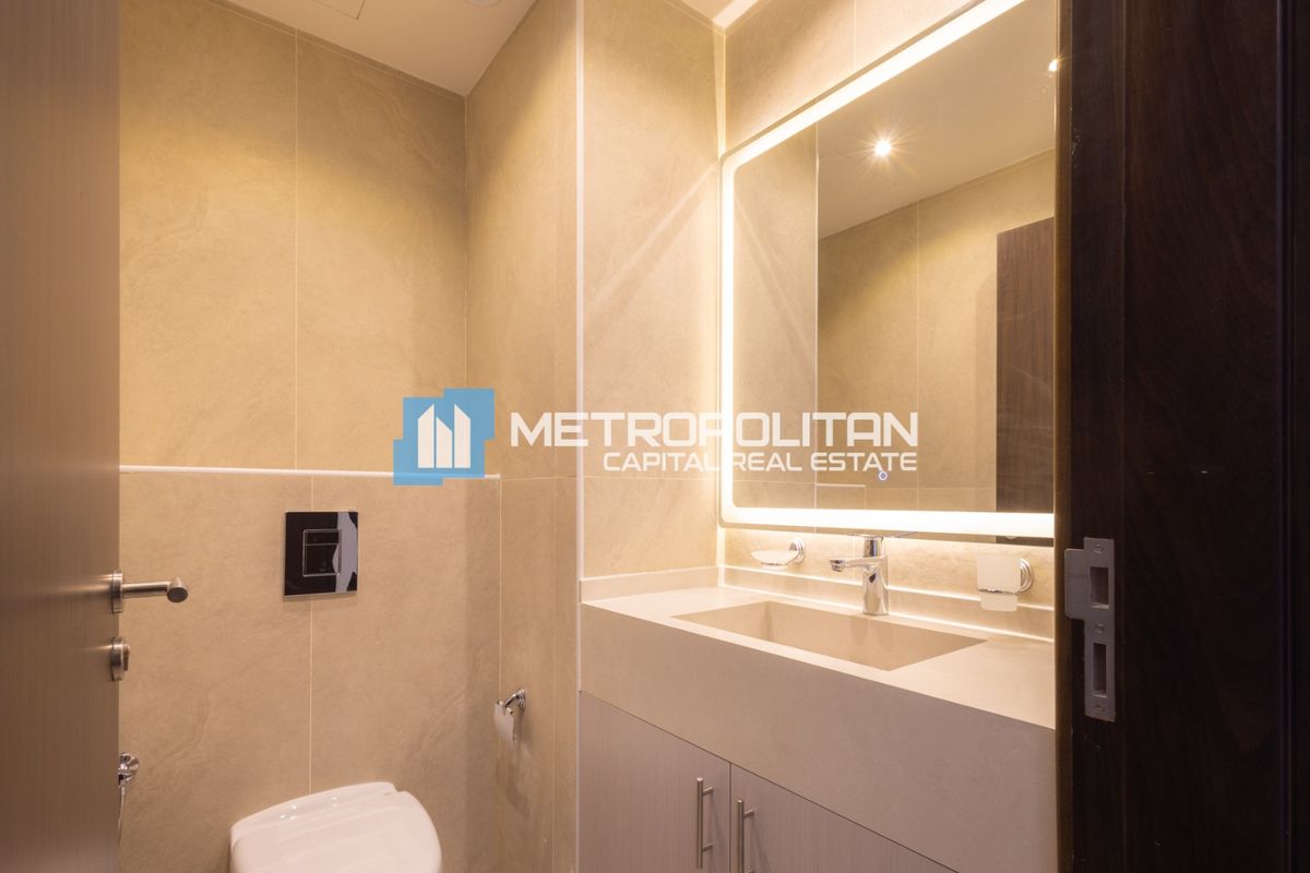 2 BHK | Upgraded Interior | Water Views | Must See