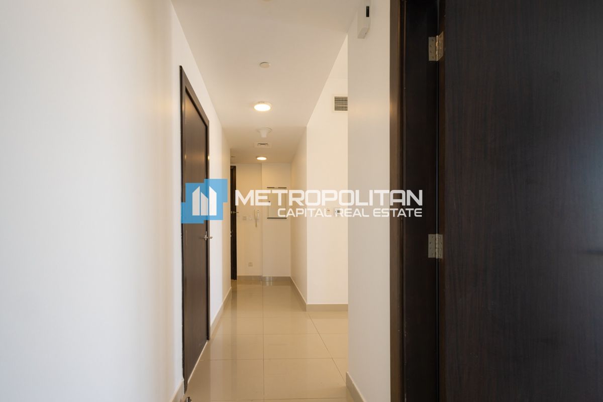 2 BHK | Upgraded Interior | Water Views | Must See