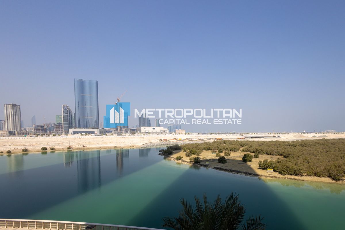 2 BHK | Upgraded Interior | Water Views | Must See
