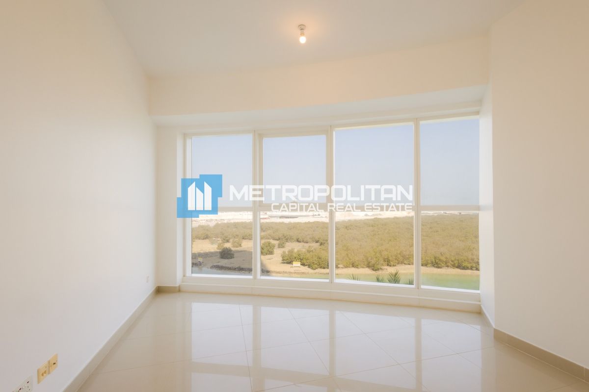 2 BHK | Upgraded Interior | Water Views | Must See