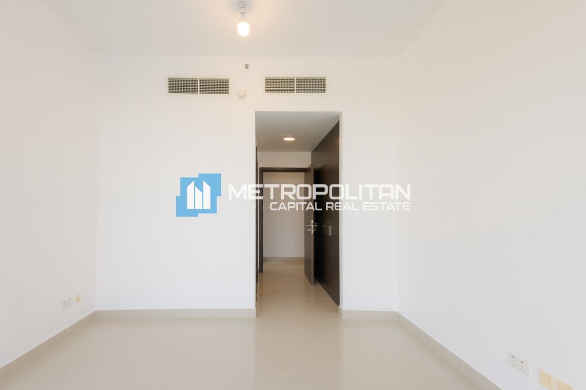 2 BHK | Upgraded Interior | Water Views | Must See
