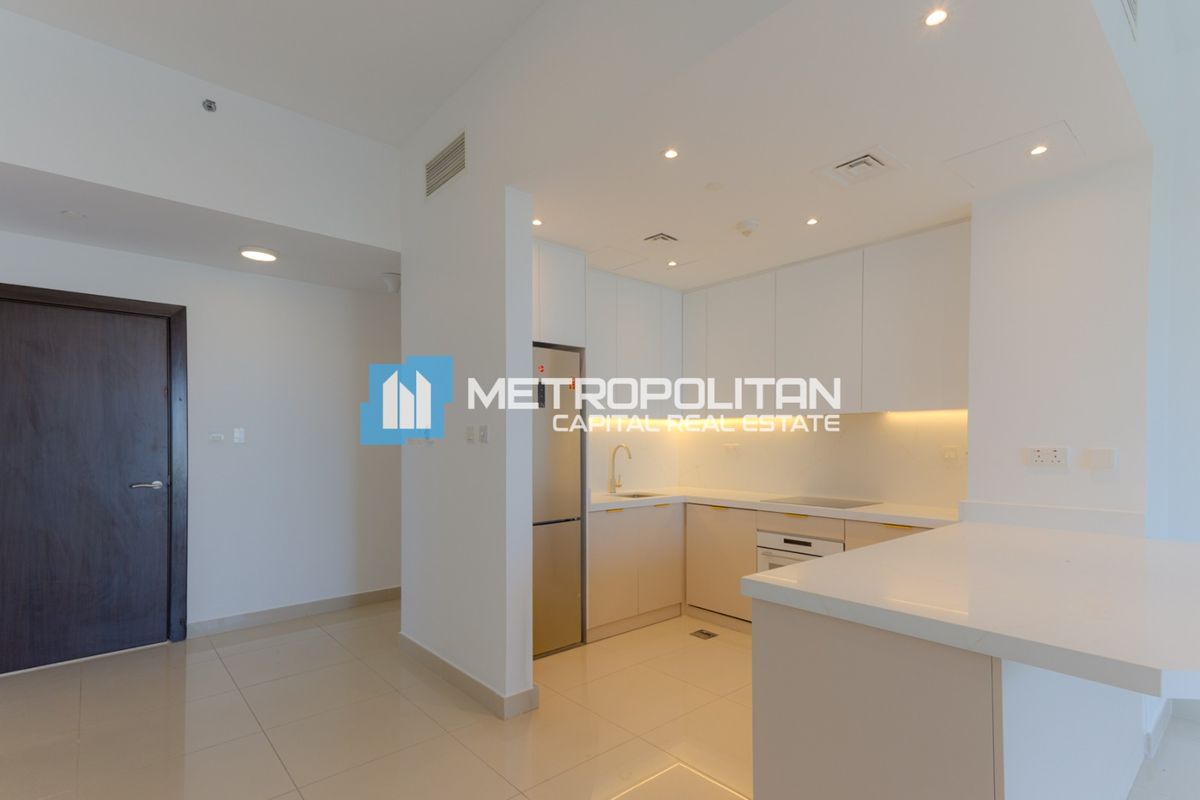 2 BHK | Upgraded Interior | Water Views | Must See