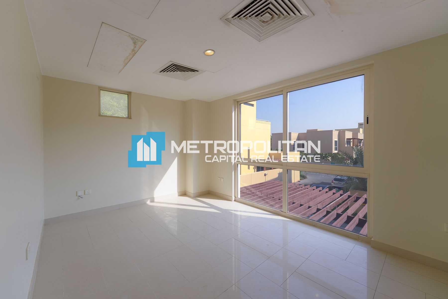 Spacious 5BR Villa | Single Row | Private Pool