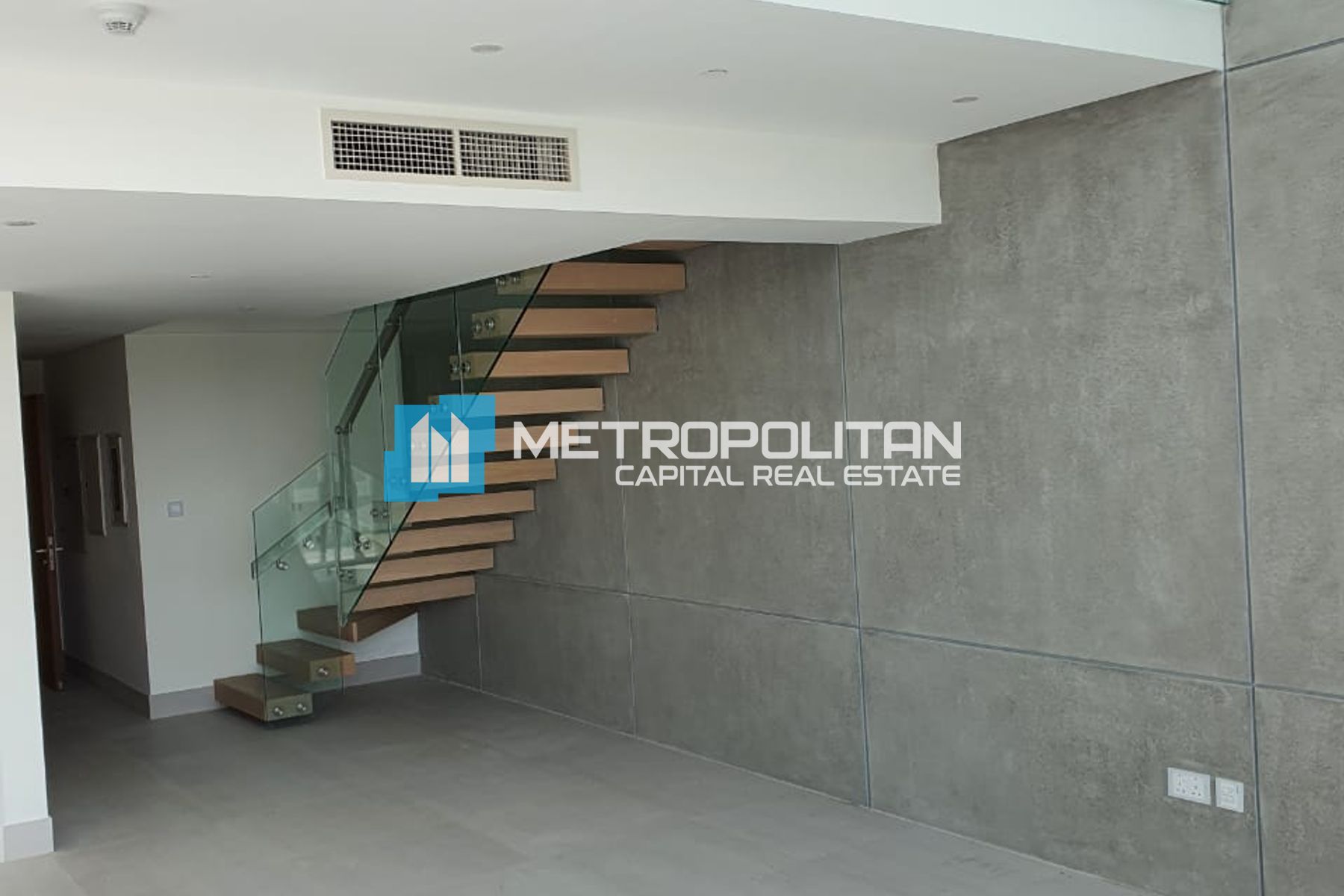 Sea & Guggenheim View | Spacious 1BR Loft | Vacant