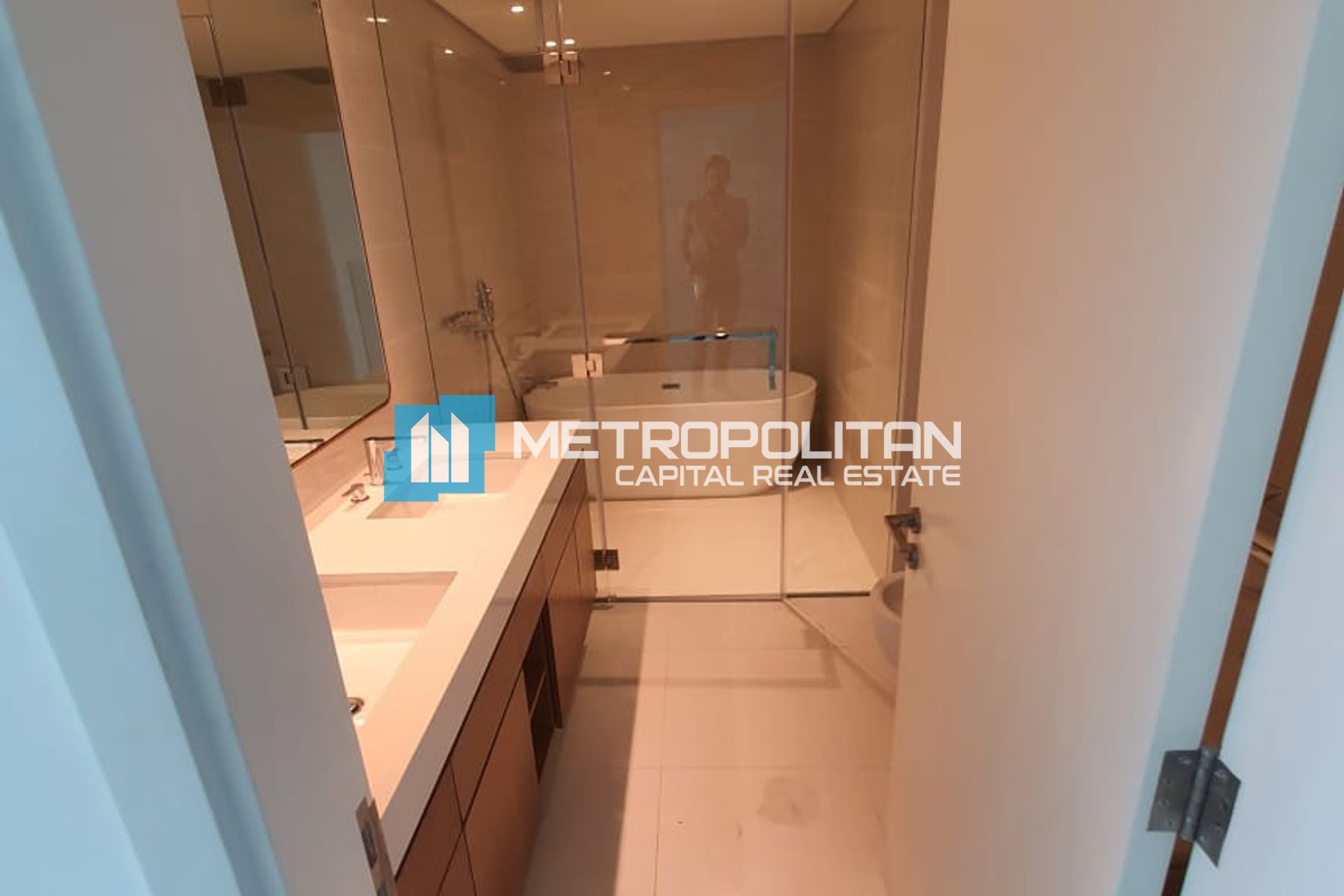 Sea & Guggenheim View | Spacious 1BR Loft | Vacant