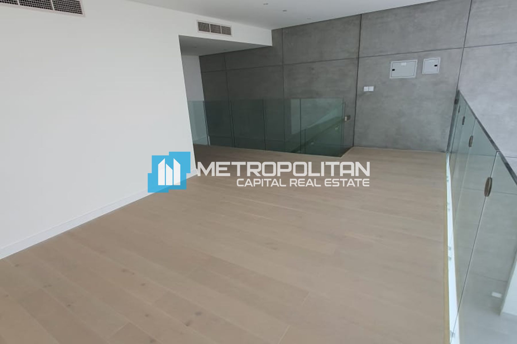 Sea & Guggenheim View | Spacious 1BR Loft | Vacant