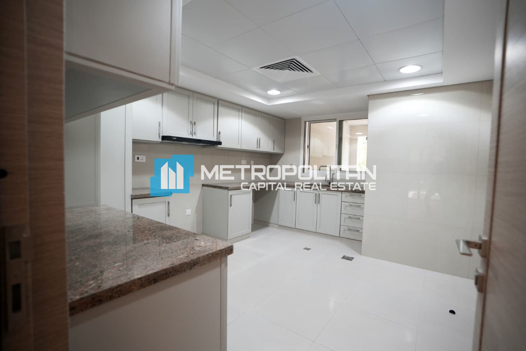 3BR Townhouse I Fully Upgraded Interior | Spacious