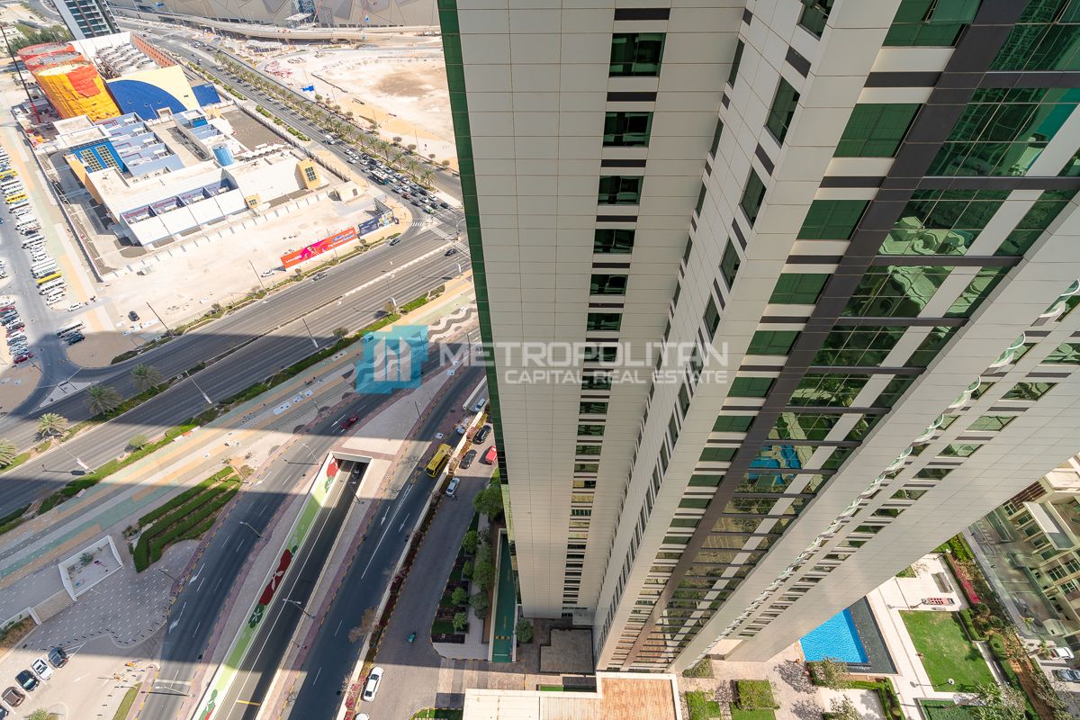 1 BHK Vacant | High Floor | Partial Canal View