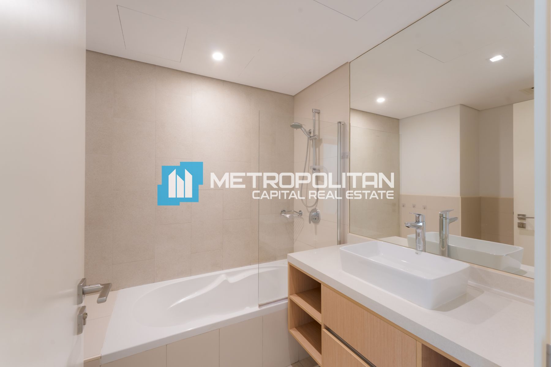 Canal View | High Floor 3BR | Vacant | Corner Unit