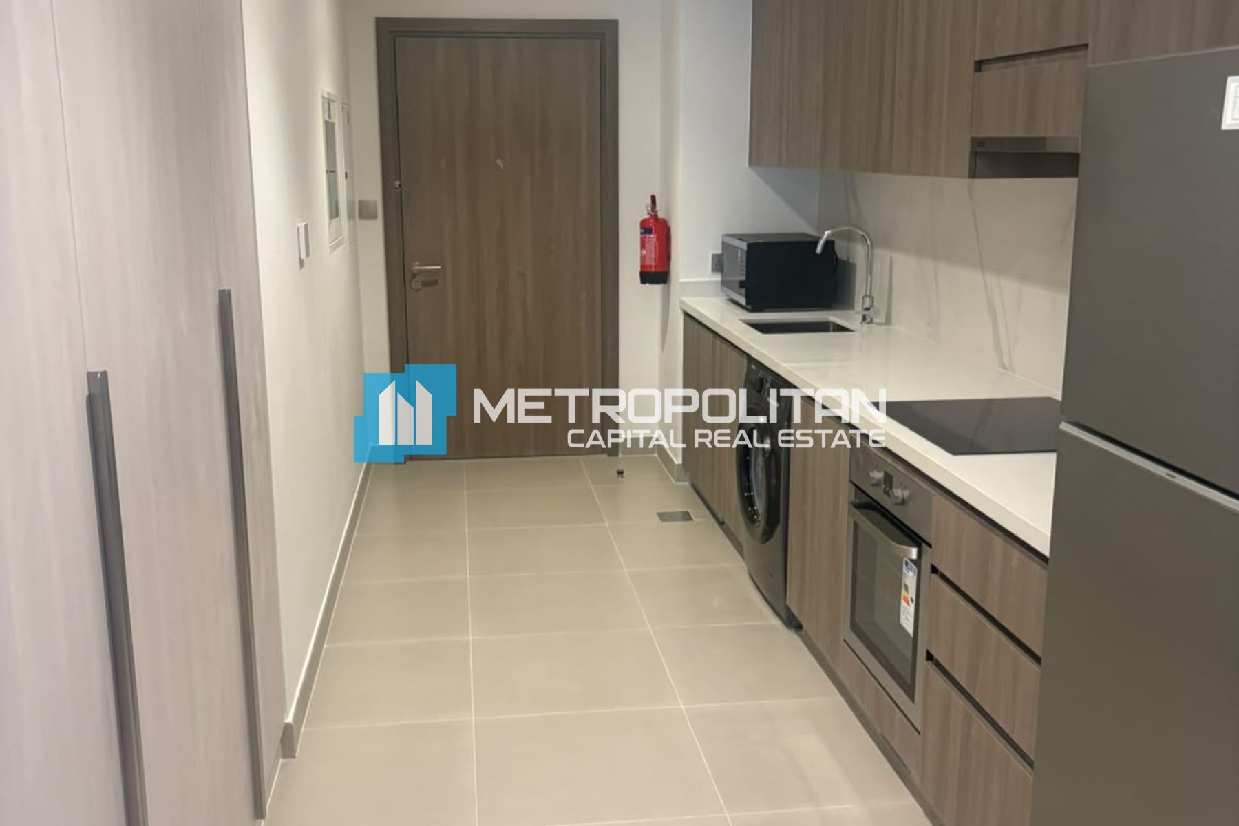 Luxury Furnished Studio| Canal & Golf Course Views