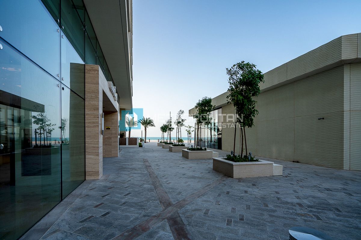 Sea View| 2BR w/ Maids| Next To Corner| Beachfront