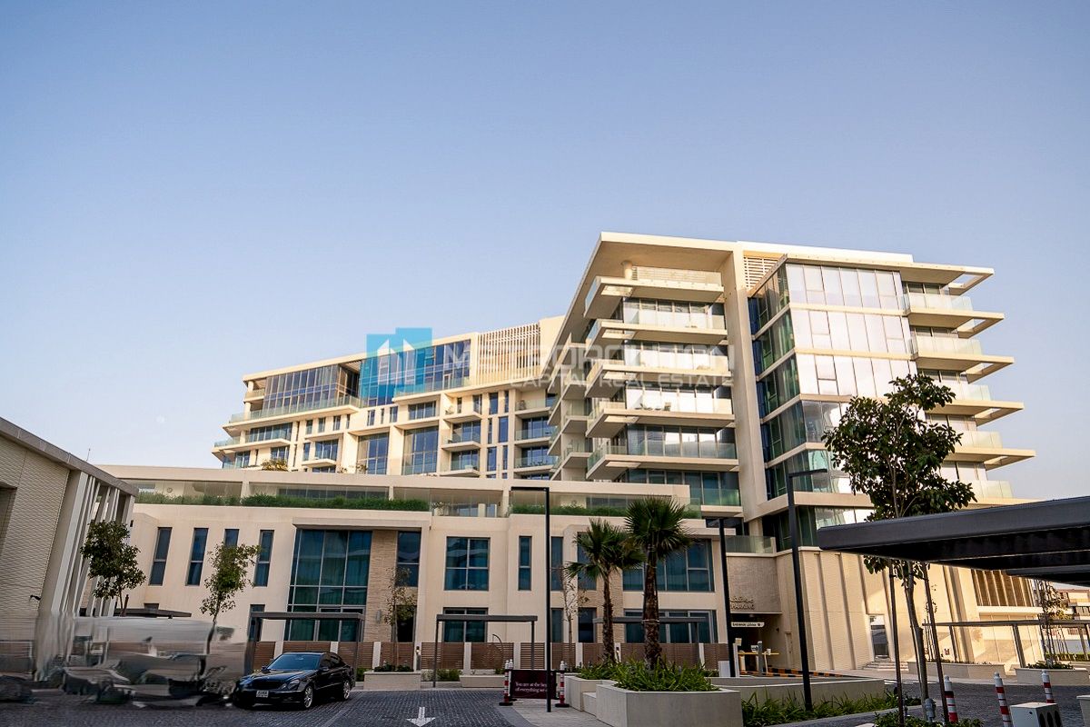 Sea View| 2BR w/ Maids| Next To Corner| Beachfront