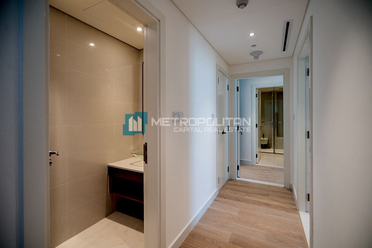 Sea View| 2BR w/ Maids| Next To Corner| Beachfront