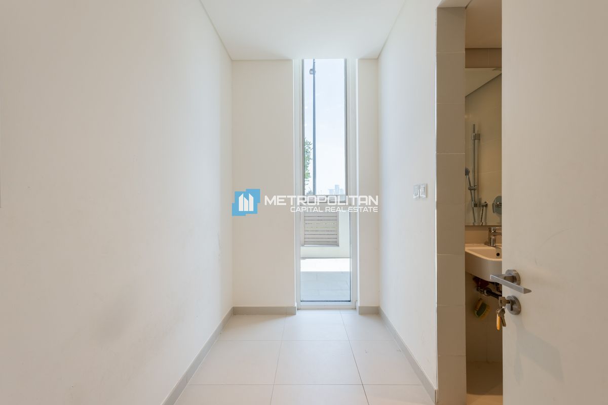 Luxury 2BR|Direct Access to Pool|Zayed Museum View