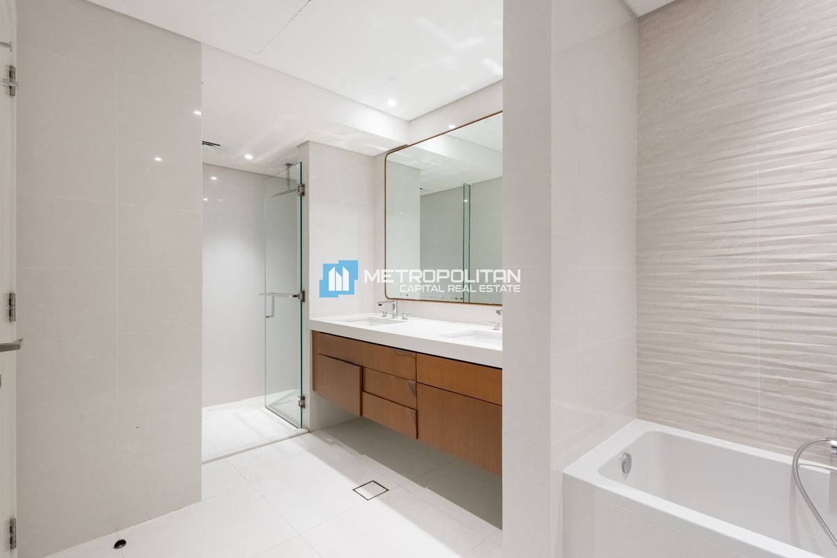 Luxury 2BR|Direct Access to Pool|Zayed Museum View