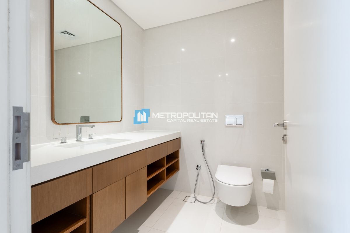 Luxury 2BR|Direct Access to Pool|Zayed Museum View