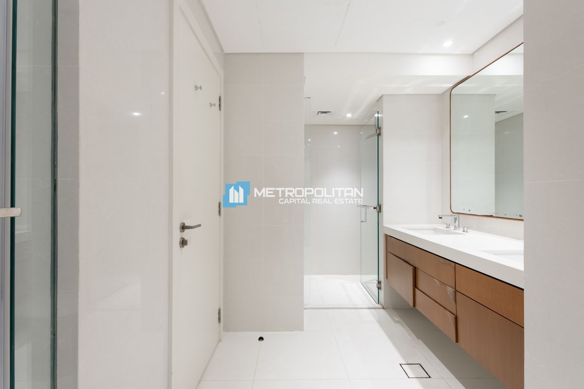 Luxury 2BR|Direct Access to Pool|Zayed Museum View