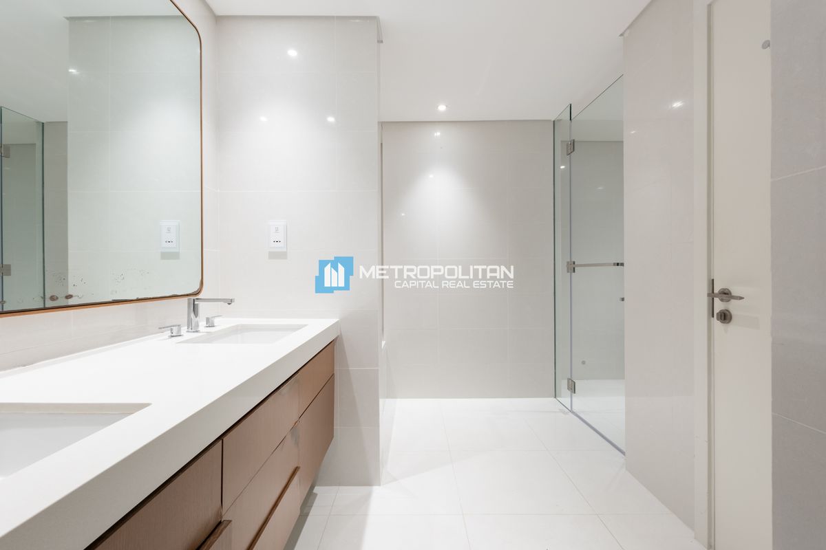 Luxury 2BR|Direct Access to Pool|Zayed Museum View