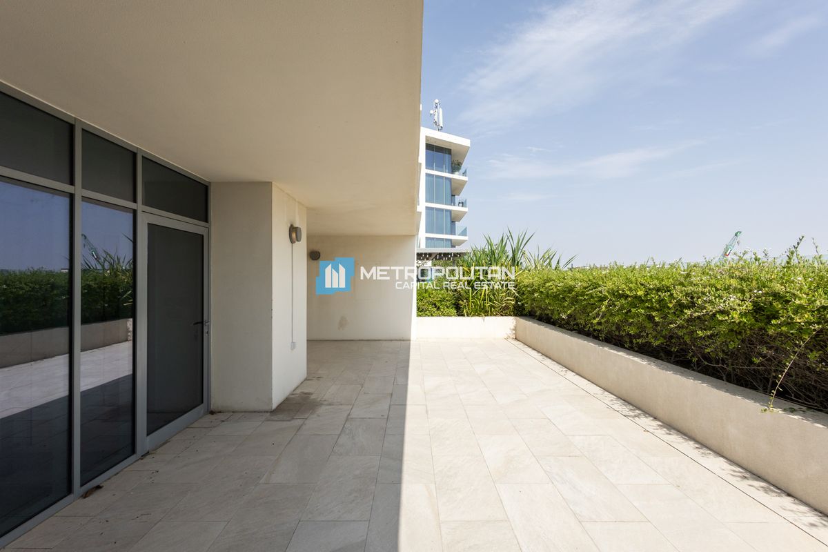 Luxury 2BR|Direct Access to Pool|Zayed Museum View