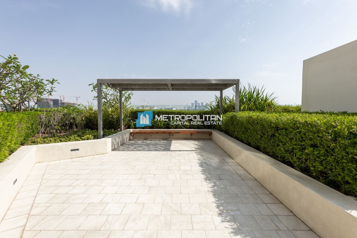 Luxury 2BR|Direct Access to Pool|Zayed Museum View
