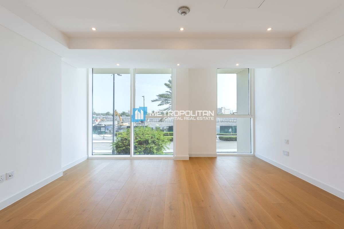 Luxury 2BR|Direct Access to Pool|Zayed Museum View