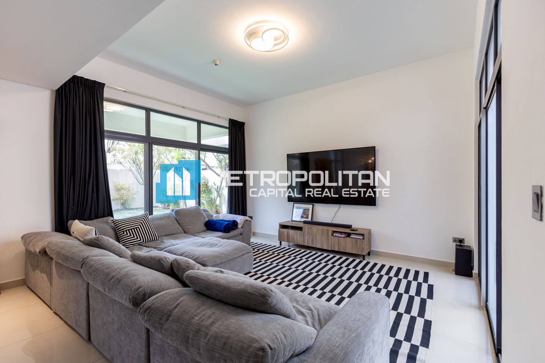 Large Garden |Double Row |End Unit |Near To Park