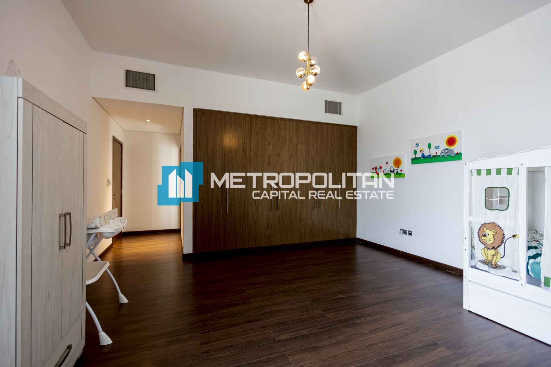 Large Garden |Double Row |End Unit |Near To Park