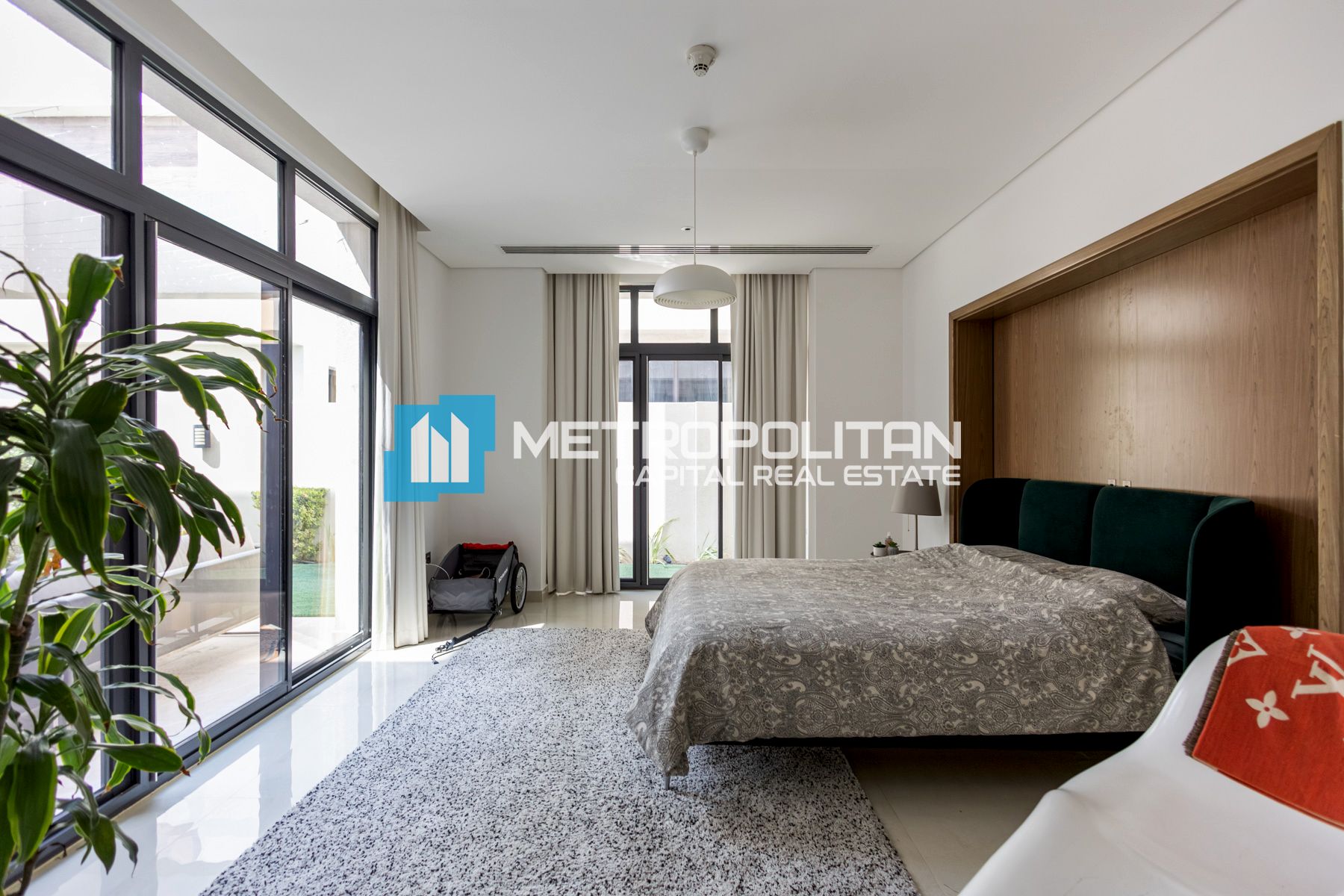 Large Garden |Double Row |End Unit |Near To Park