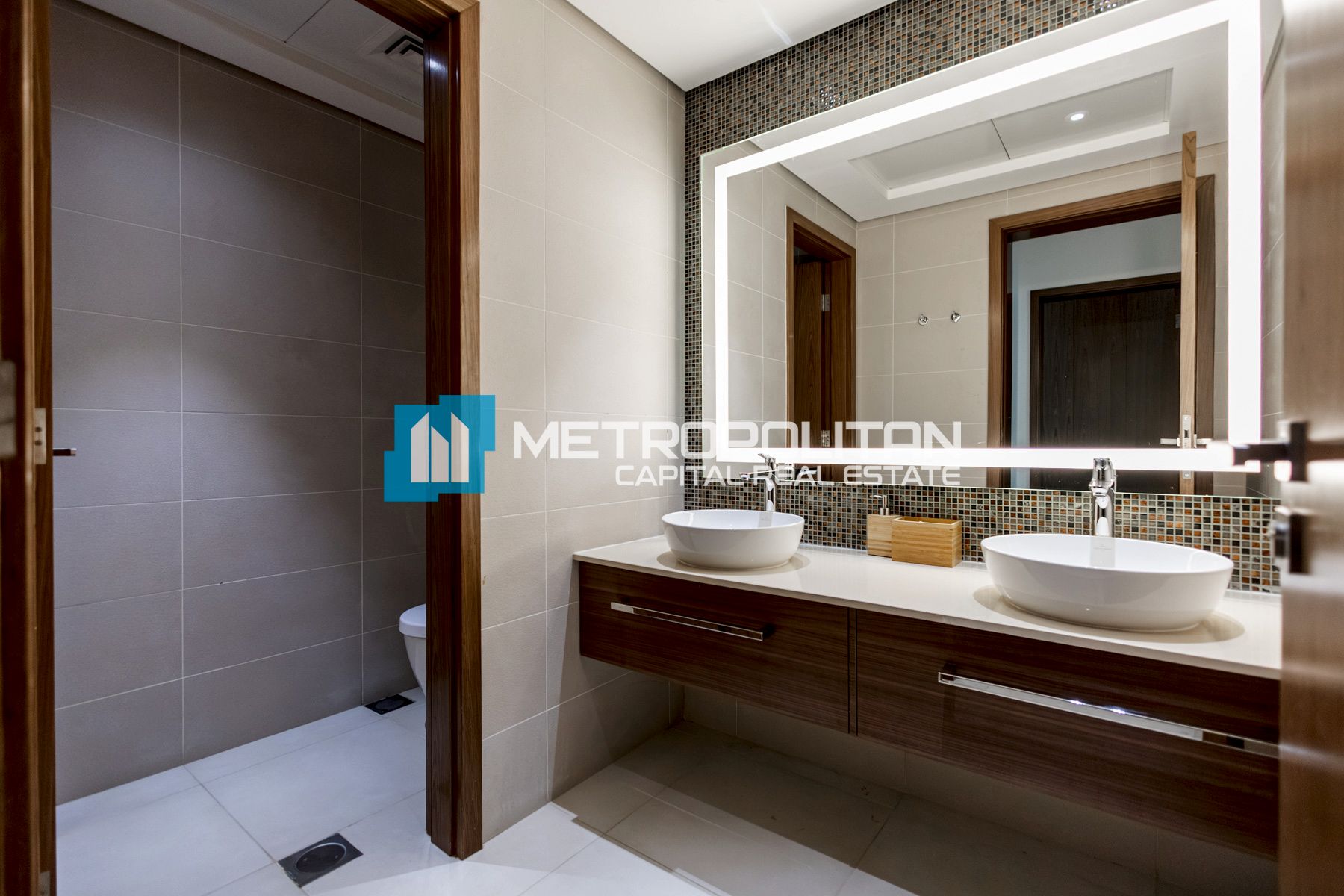 Large Garden |Double Row |End Unit |Near To Park
